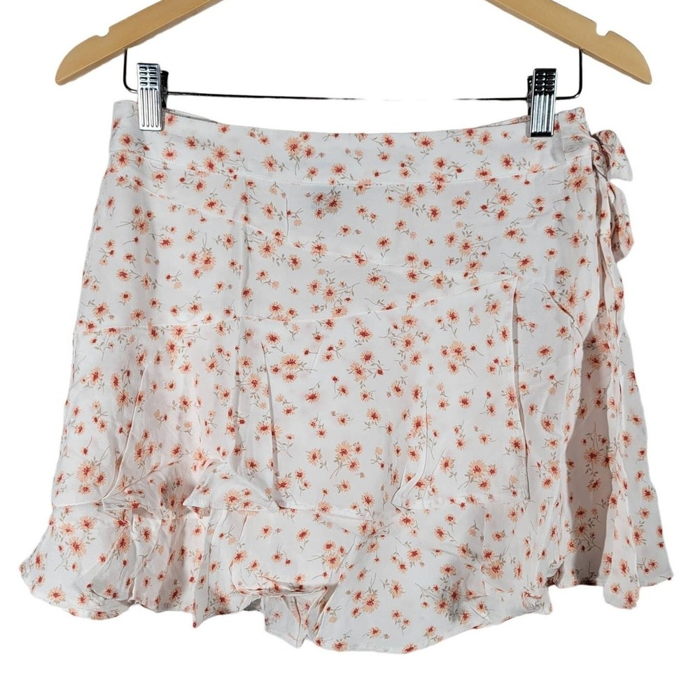 Forever 21 White Floral Ruffle Wrap Mini‎ Skirt Womens Size M